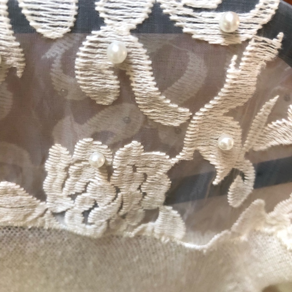 Super soft delicate 2 piece top. - Picture 4 of 10